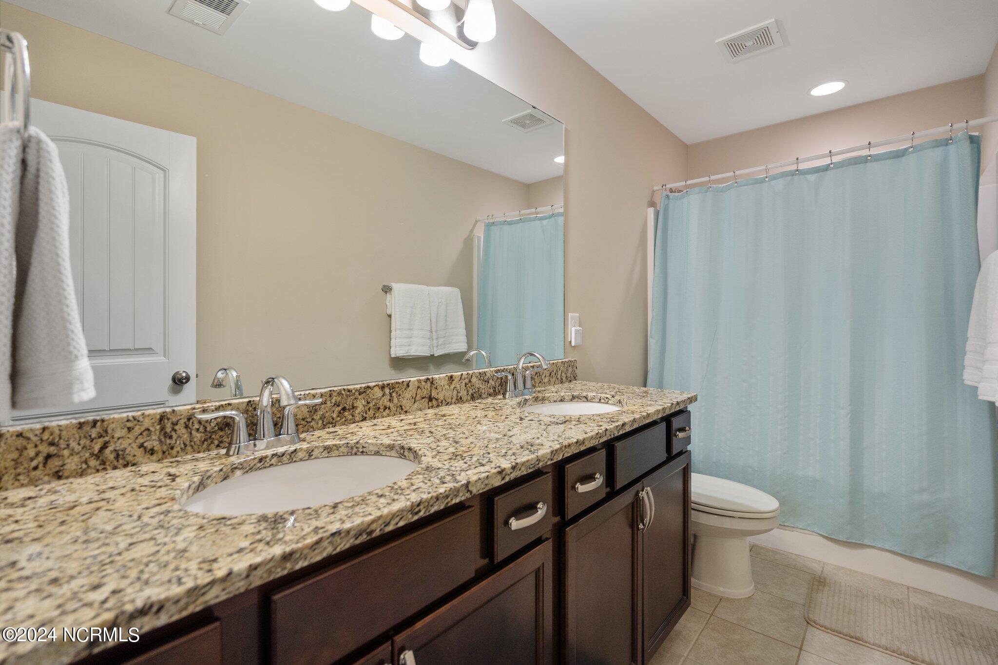 432 Island End Court