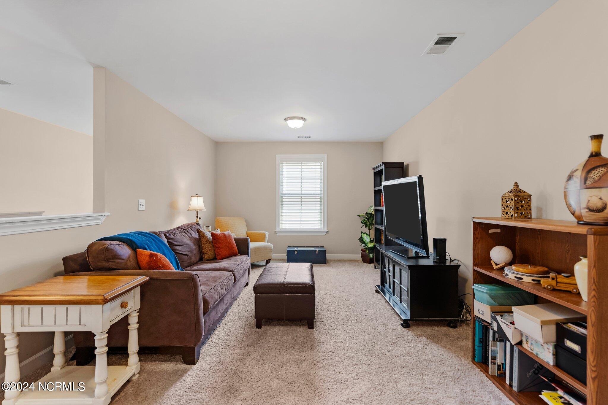 432 Island End Court