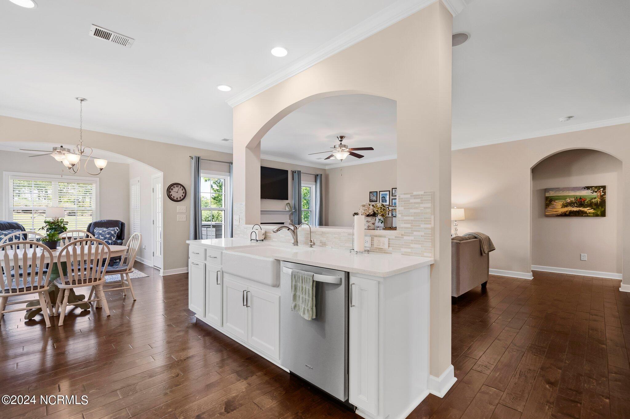 432 Island End Court