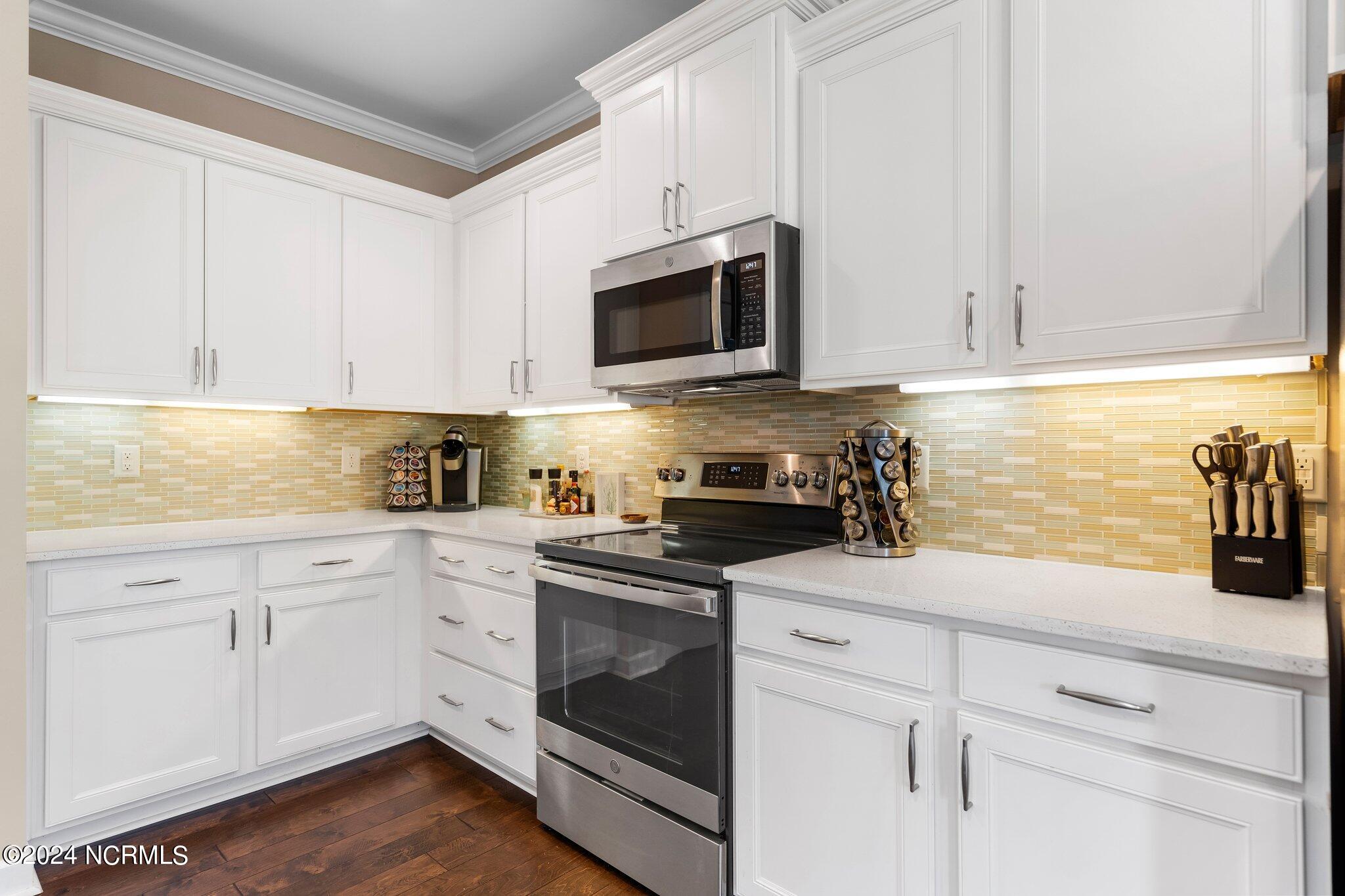 432 Island End Court