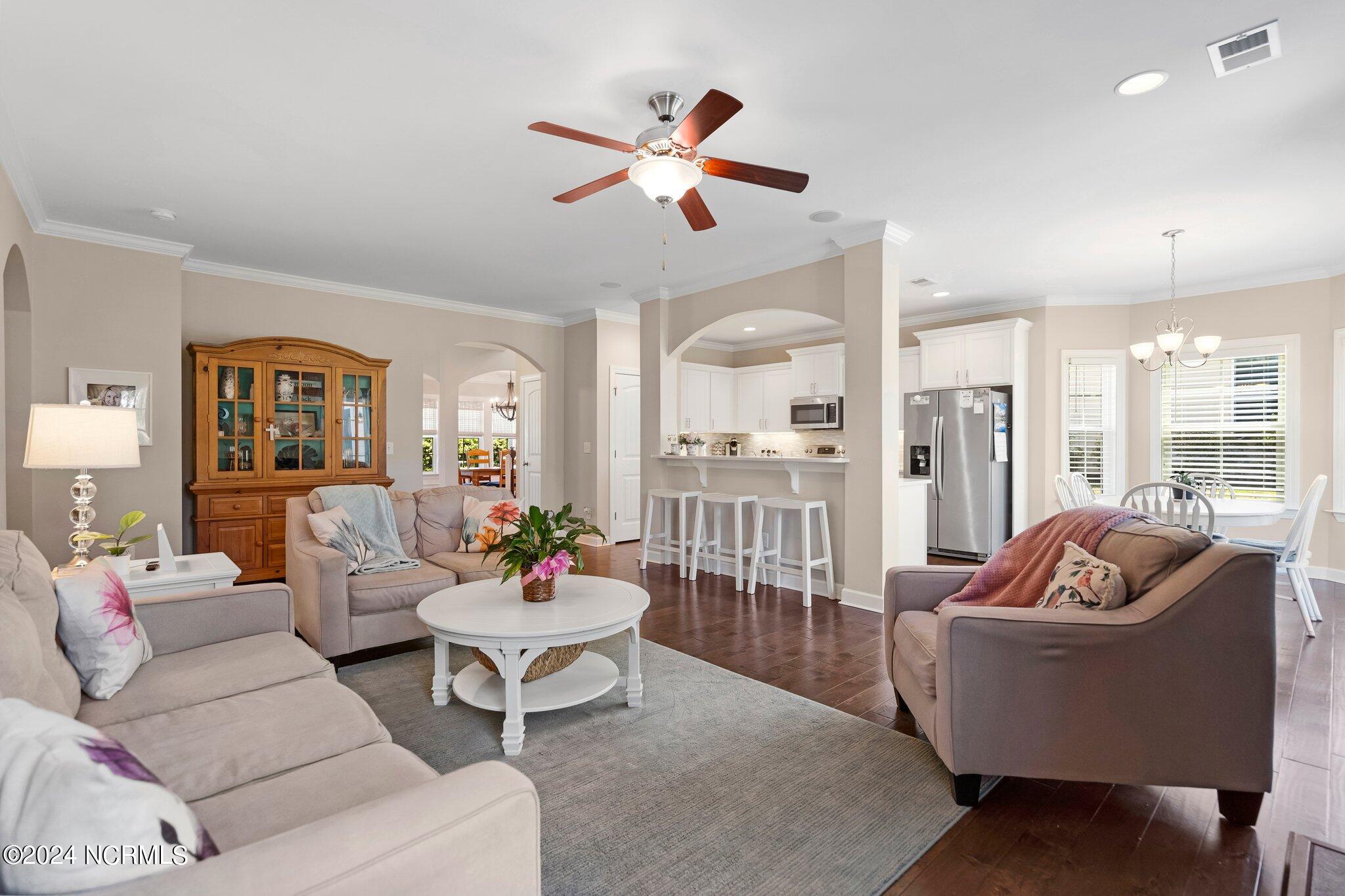 432 Island End Court