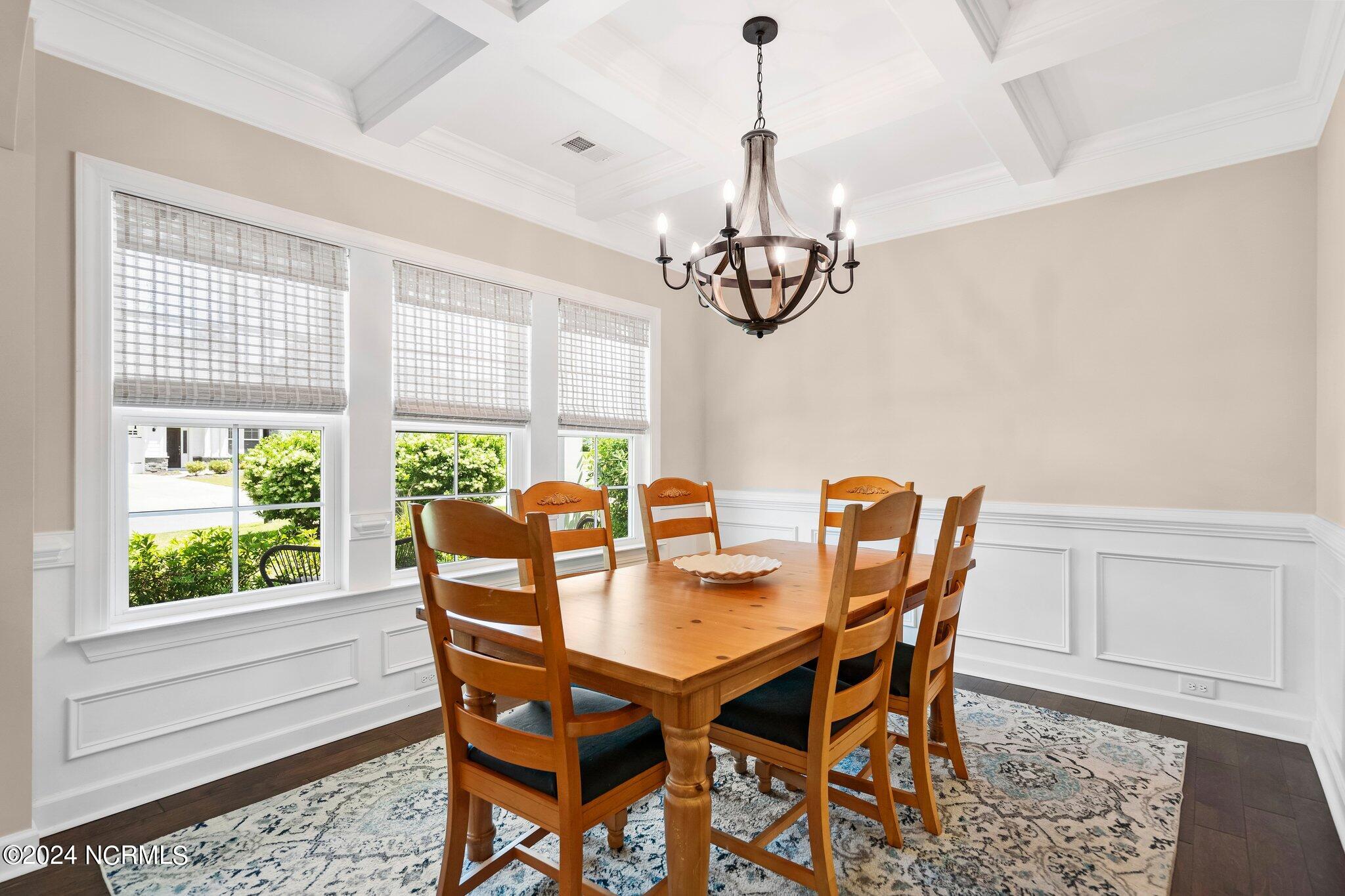 432 Island End Court