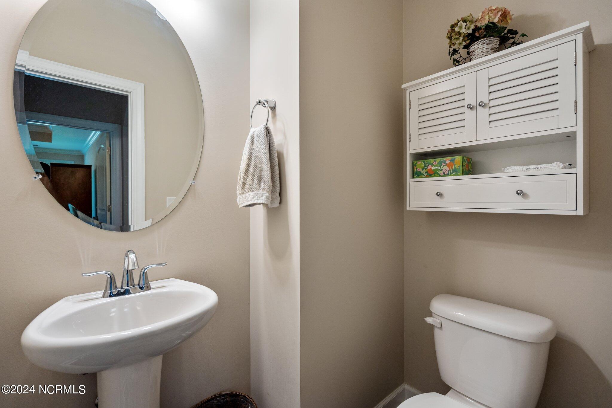 432 Island End Court