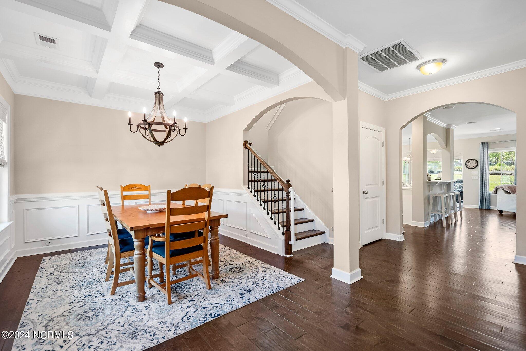 432 Island End Court