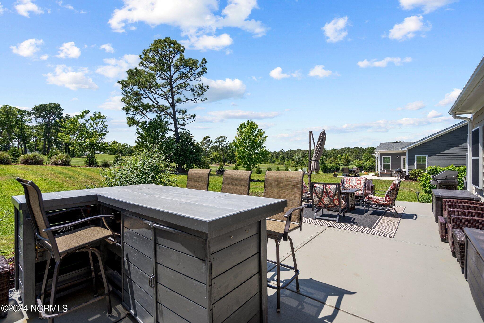 432 Island End Court