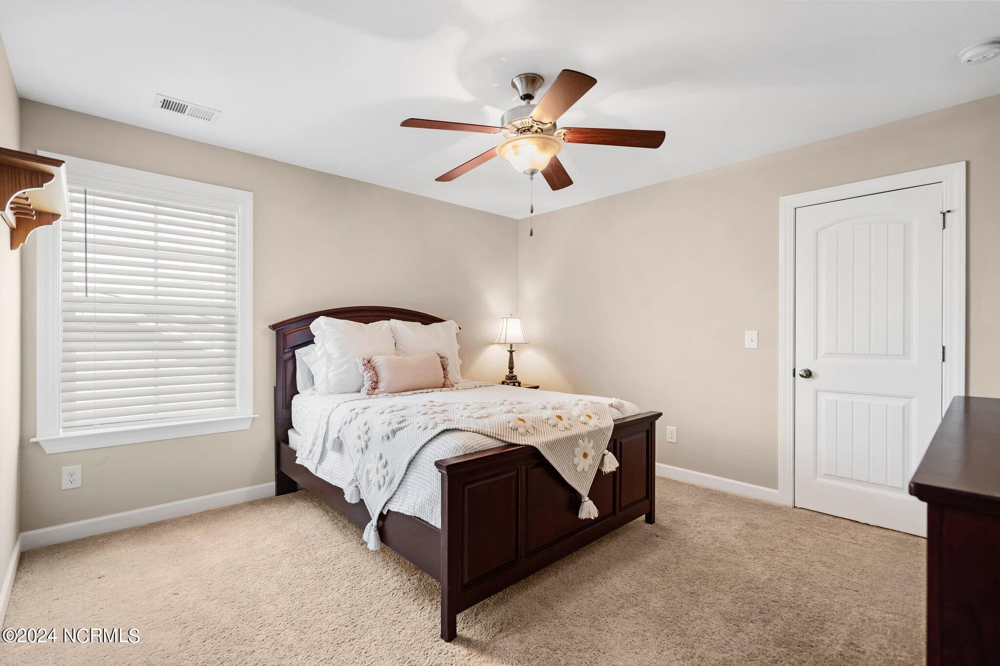 432 Island End Court