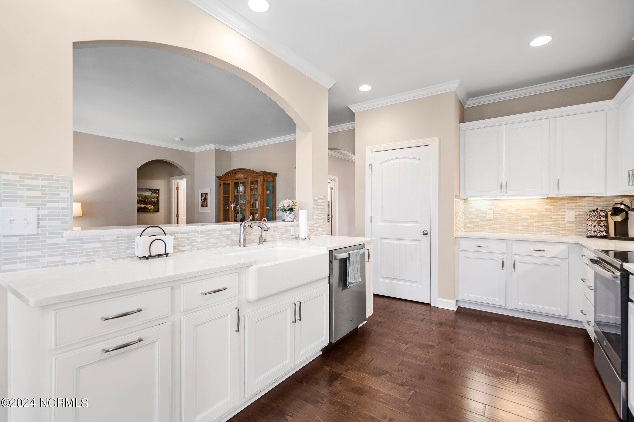 432 Island End Court