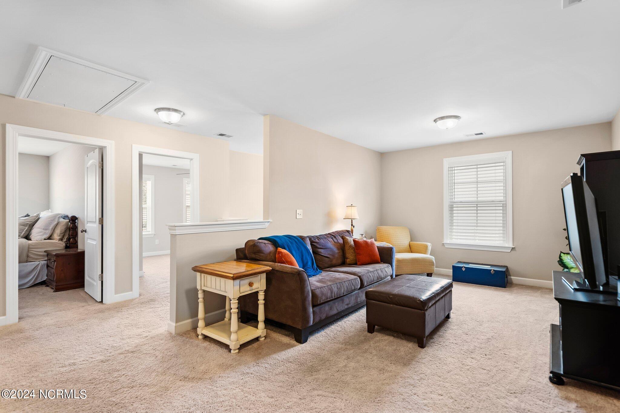 432 Island End Court