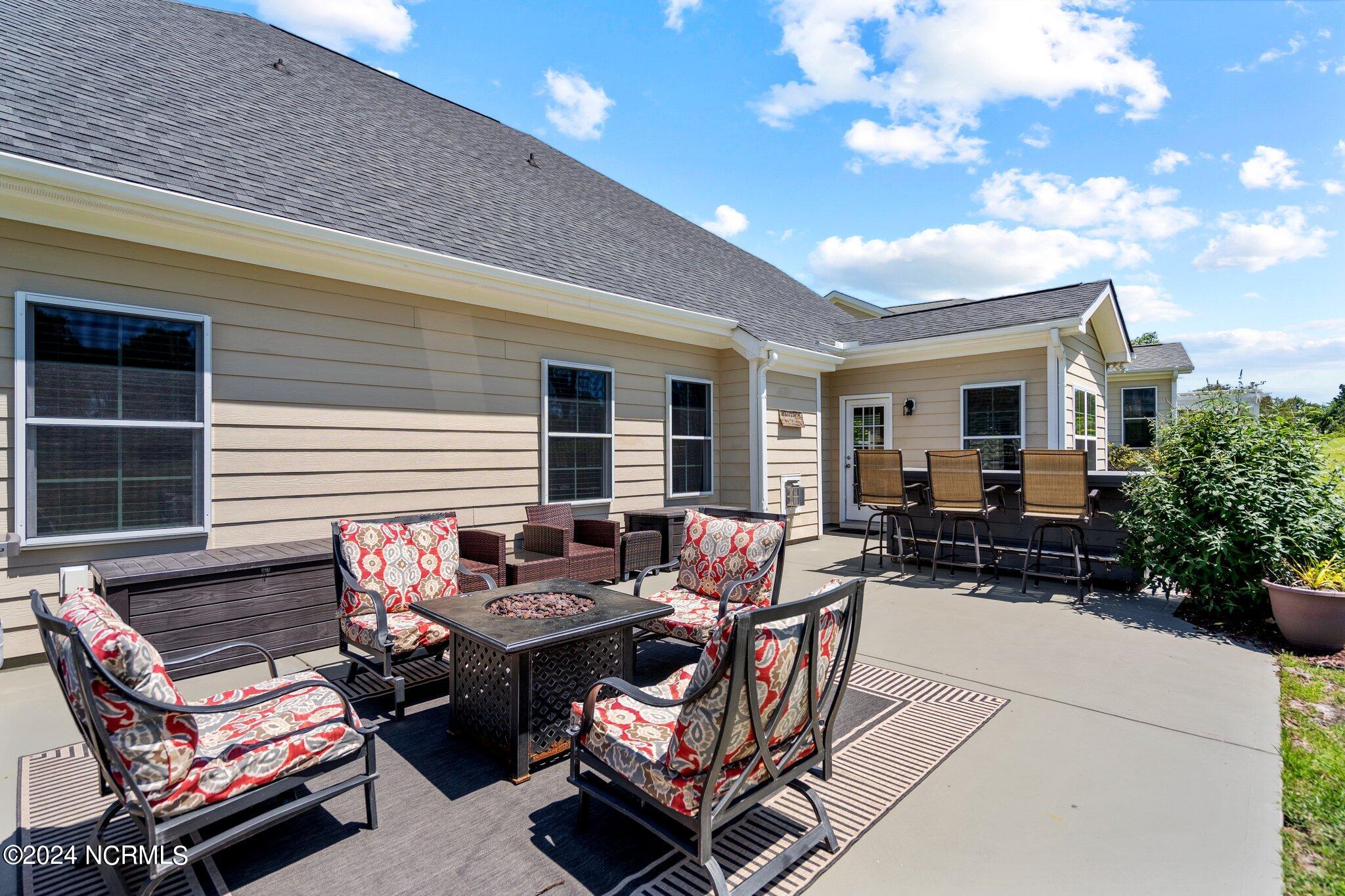 432 Island End Court