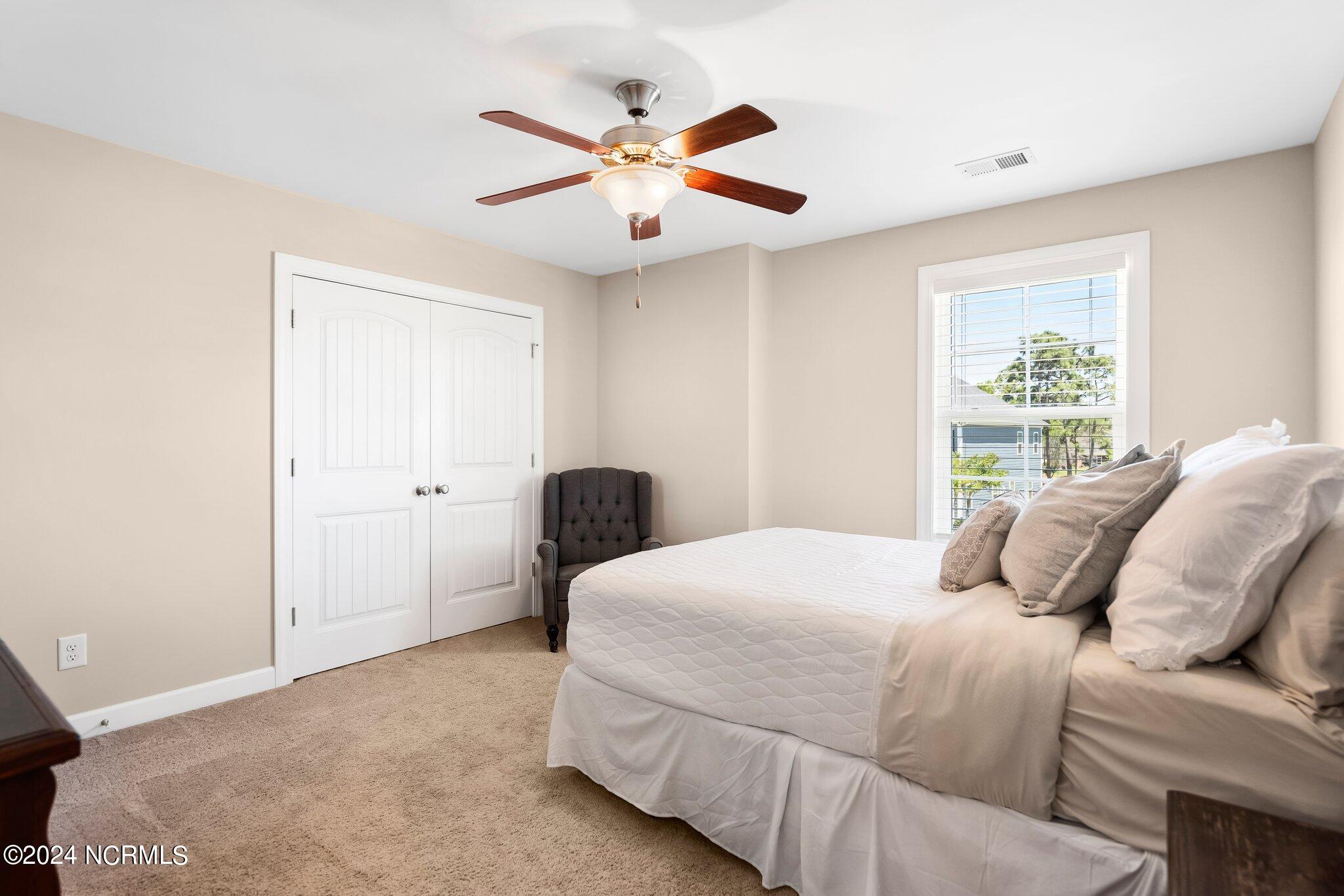 432 Island End Court