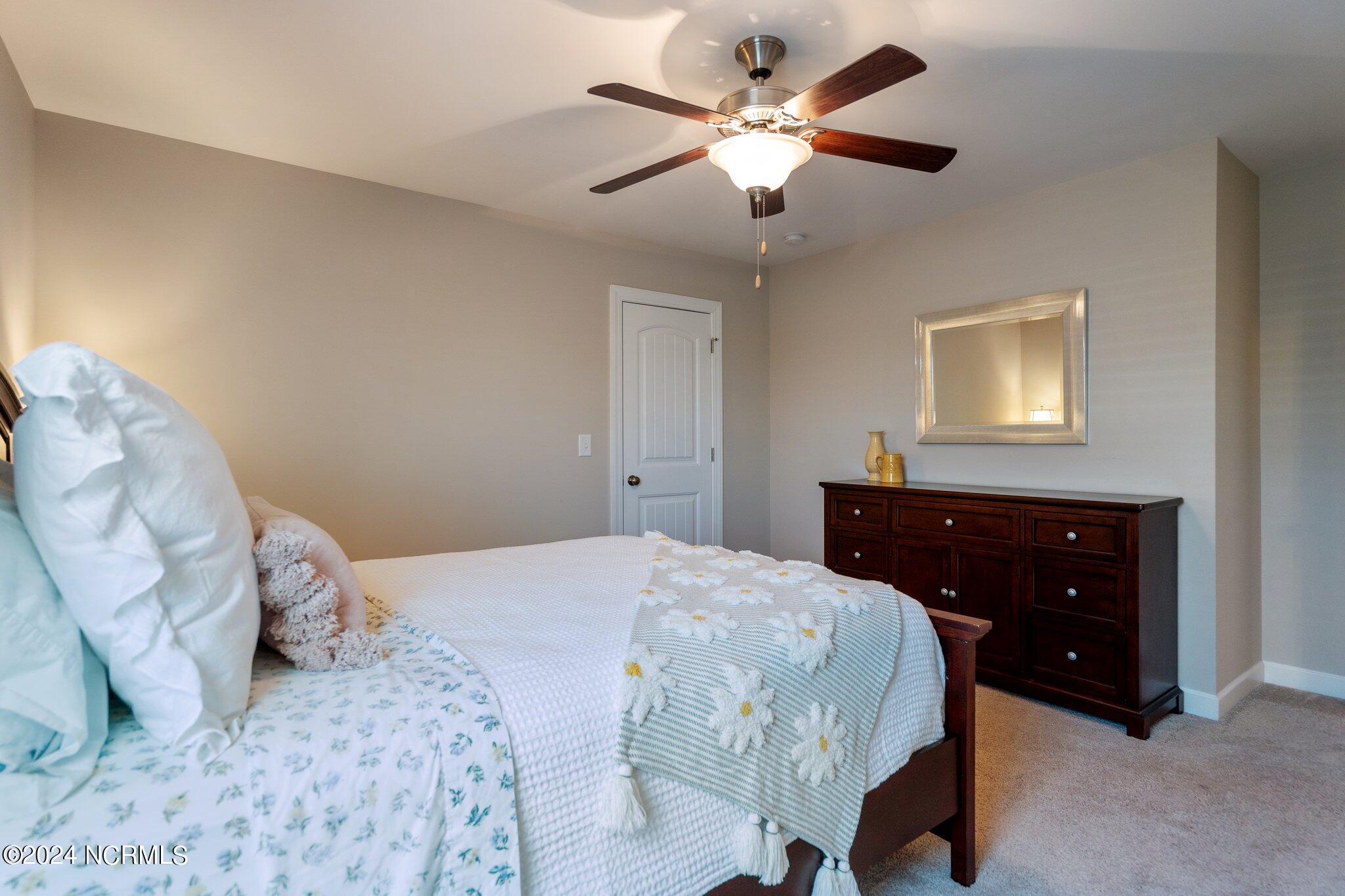 432 Island End Court