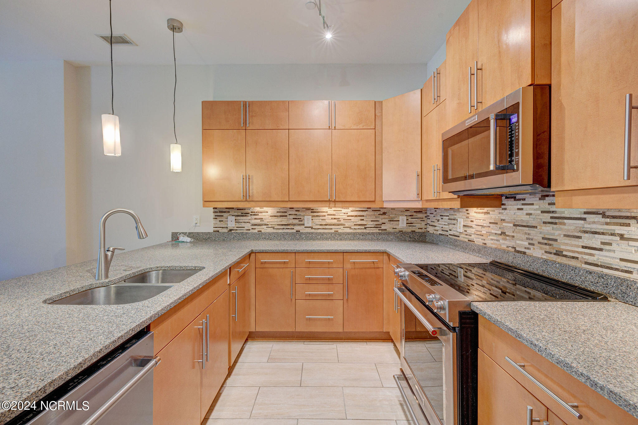 801 N 4th Street, 202