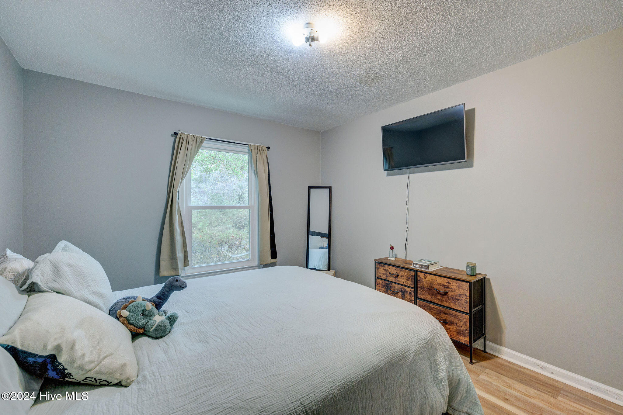 125 Mark Twain Drive