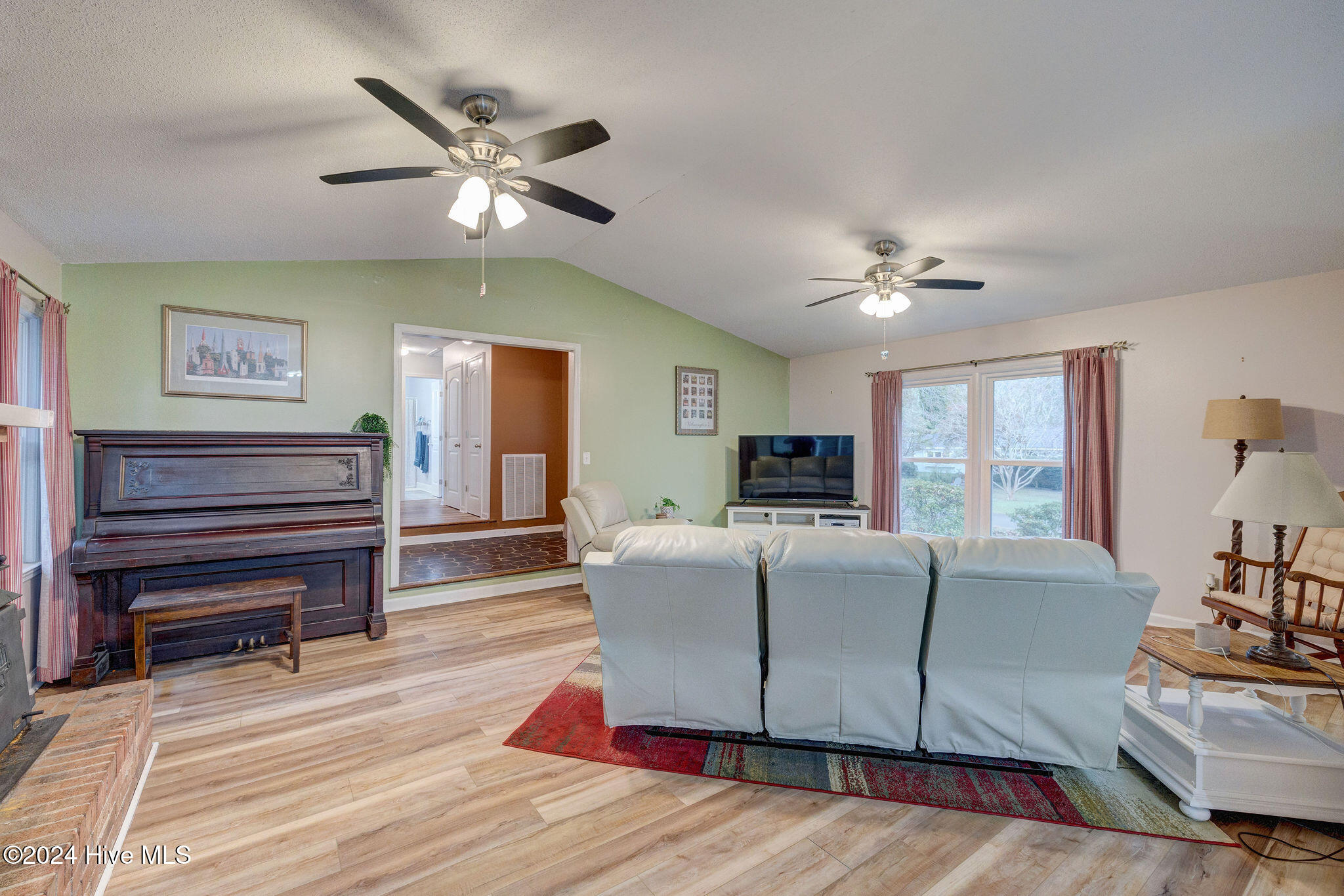 125 Mark Twain Drive