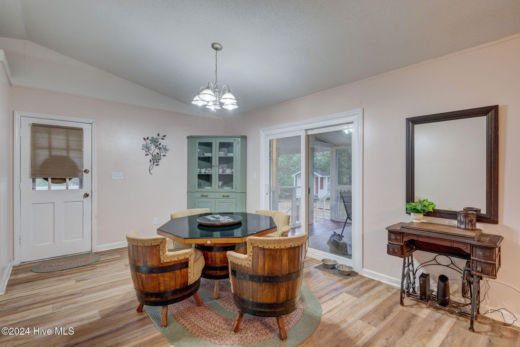 125 Mark Twain Drive