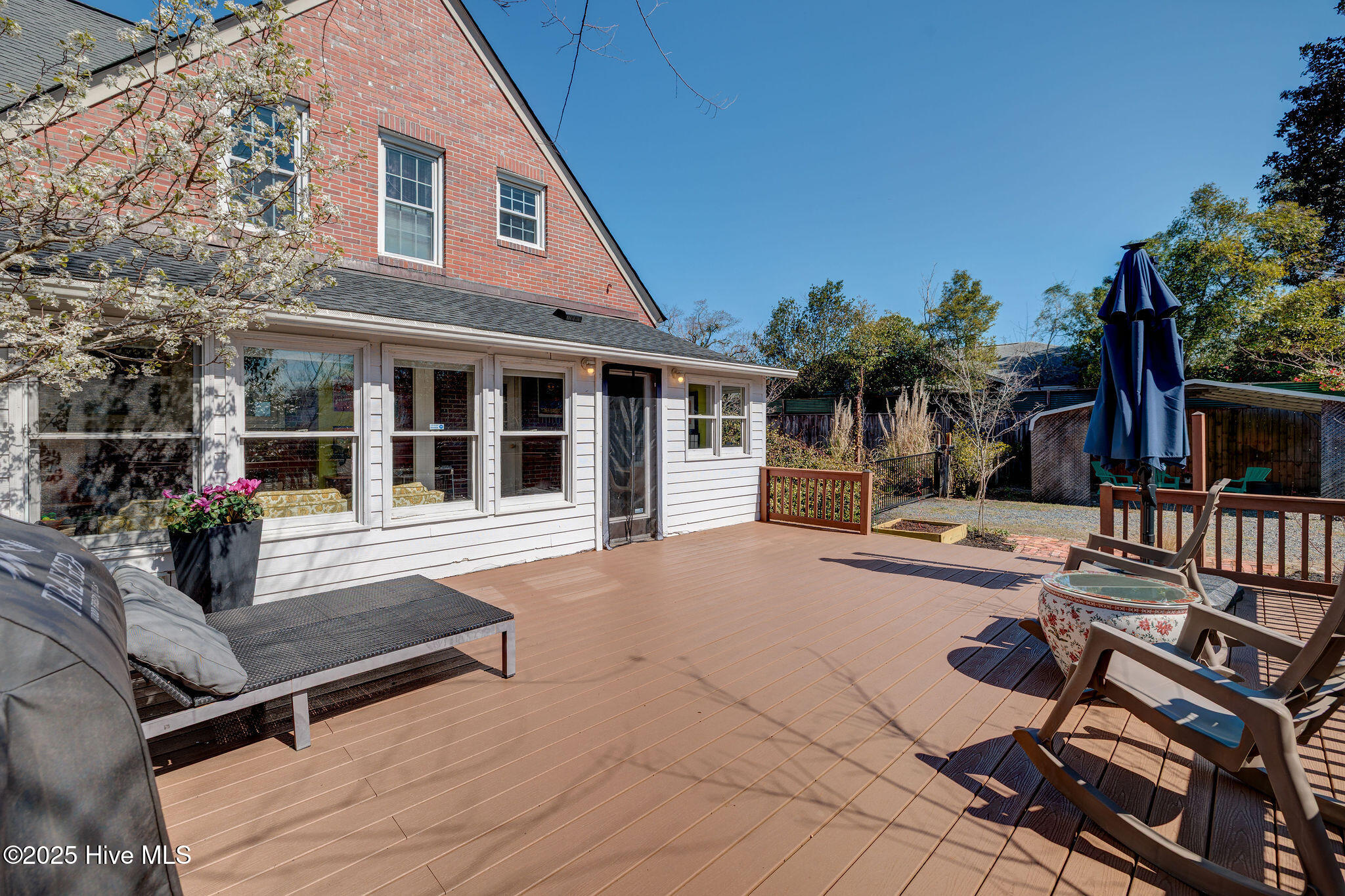 128 Northern Boulevard