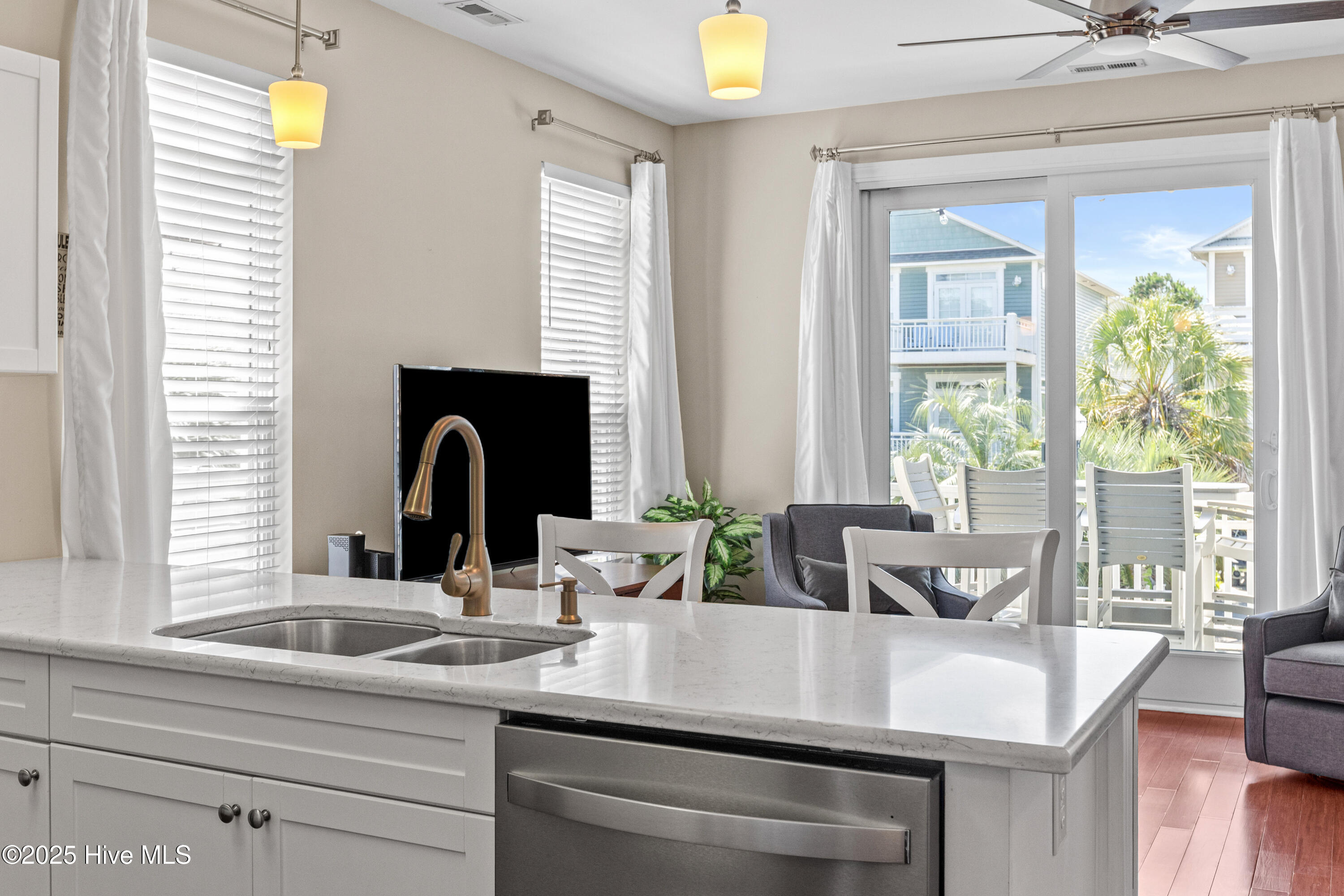 1115 Mackerel Lane 2