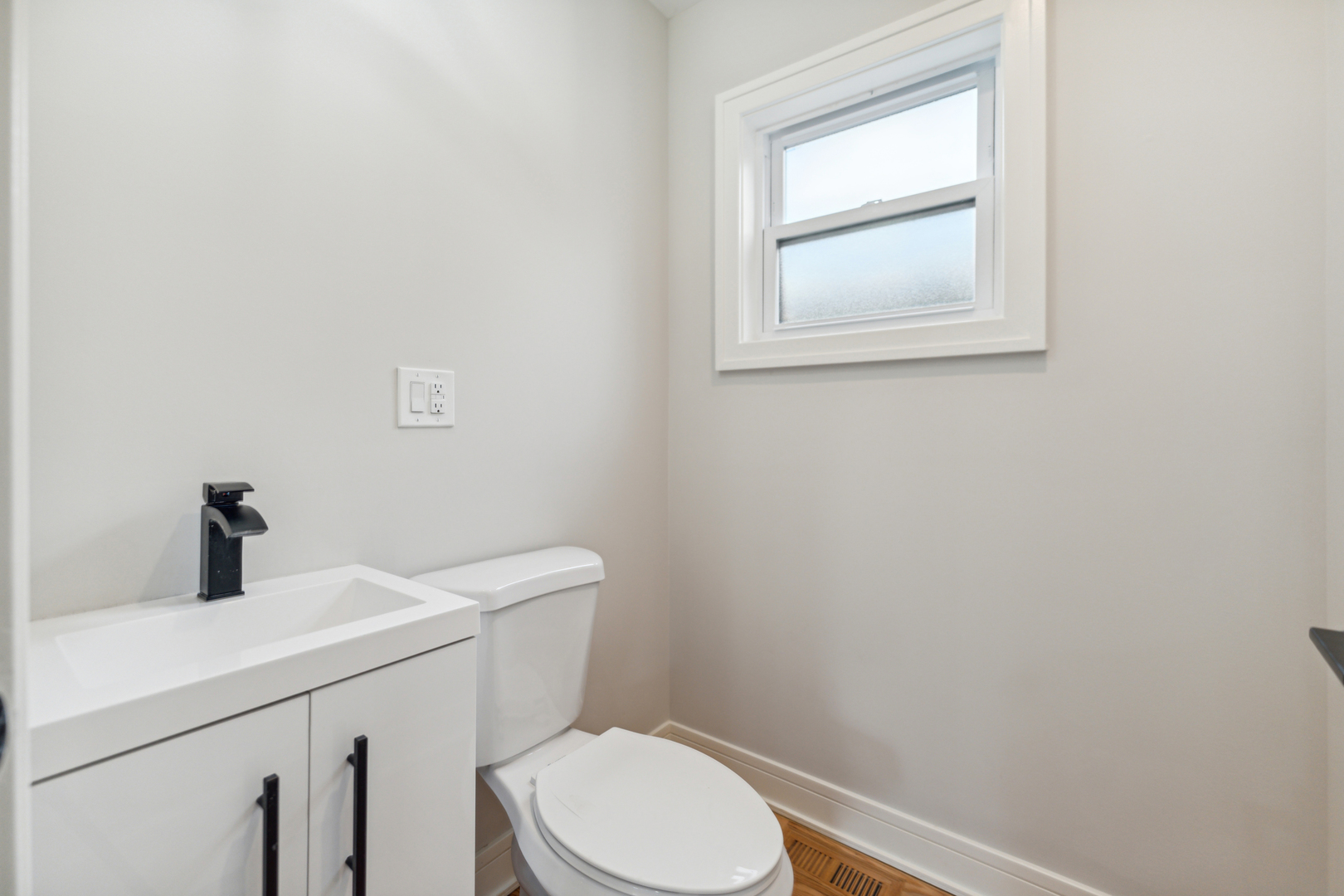 9618 S Loomis Street