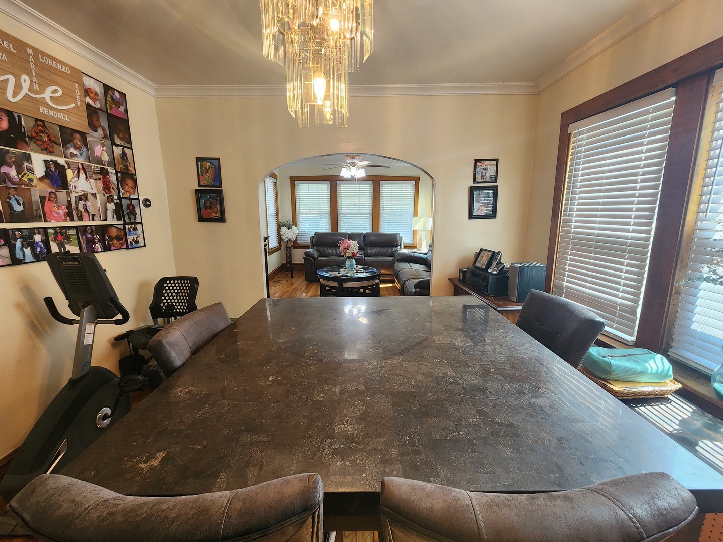 6226 S Francisco Avenue