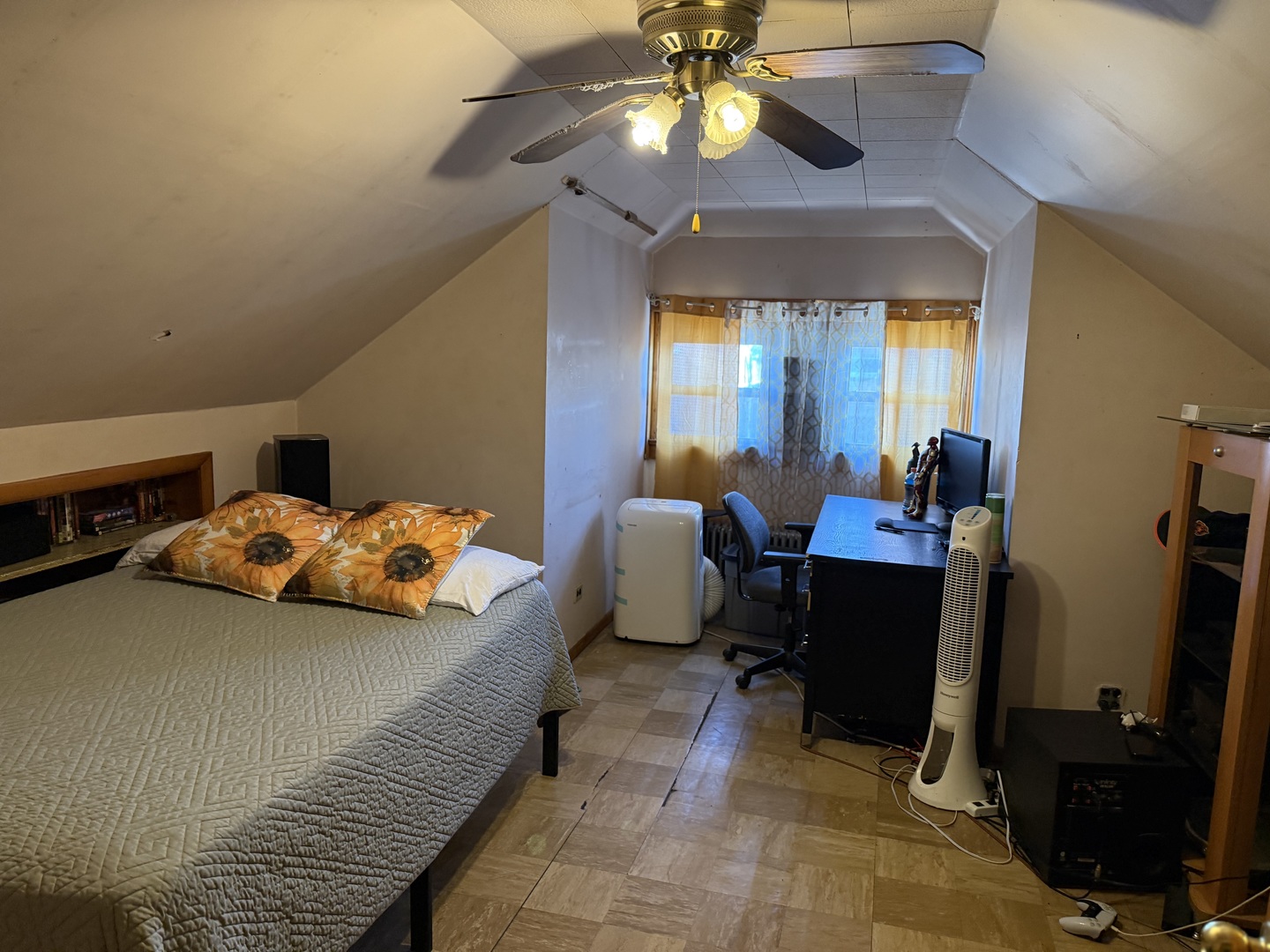 6226 S Francisco Avenue