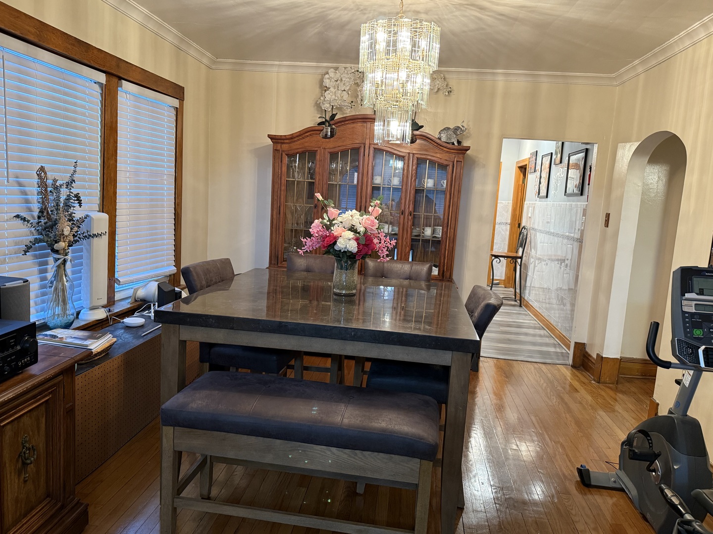 6226 S Francisco Avenue