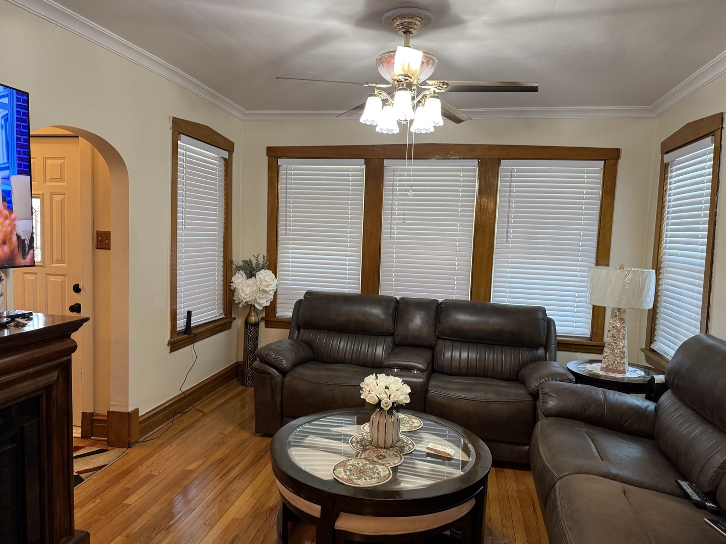 6226 S Francisco Avenue