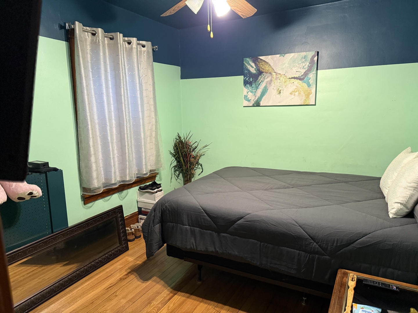 6226 S Francisco Avenue