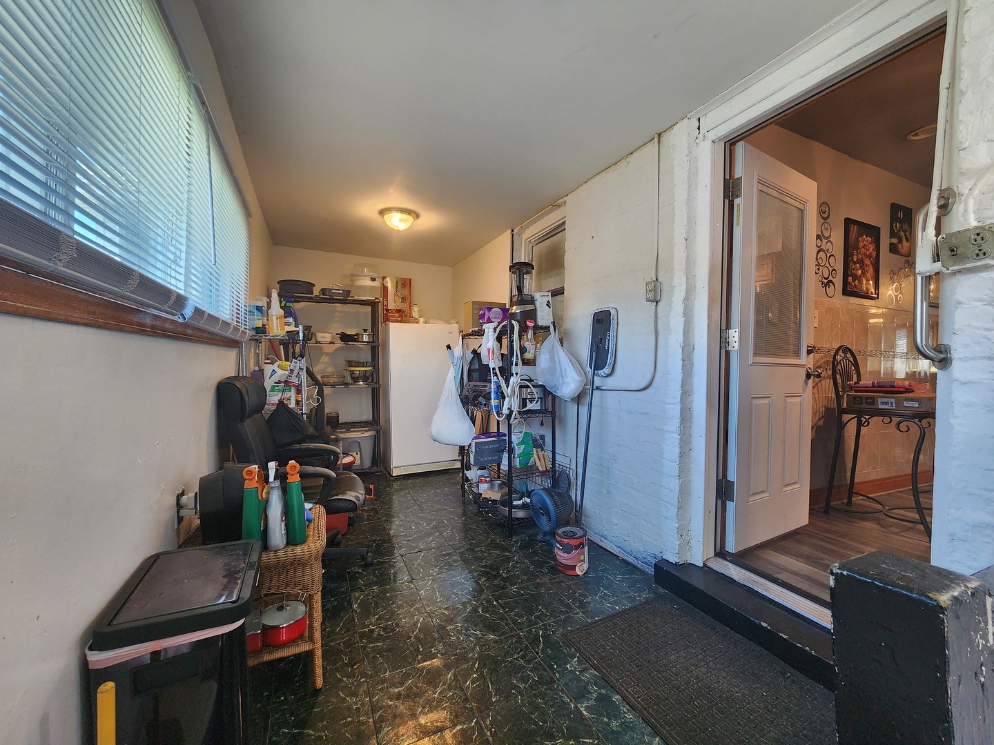 6226 S Francisco Avenue