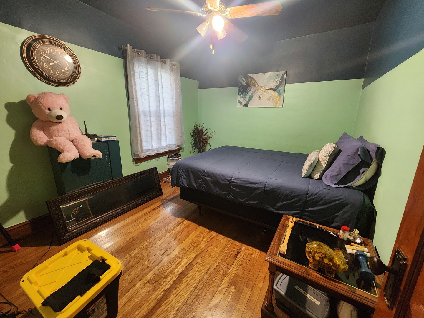 6226 S Francisco Avenue