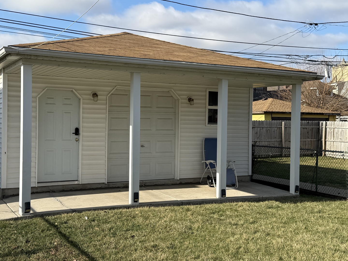 6226 S Francisco Avenue