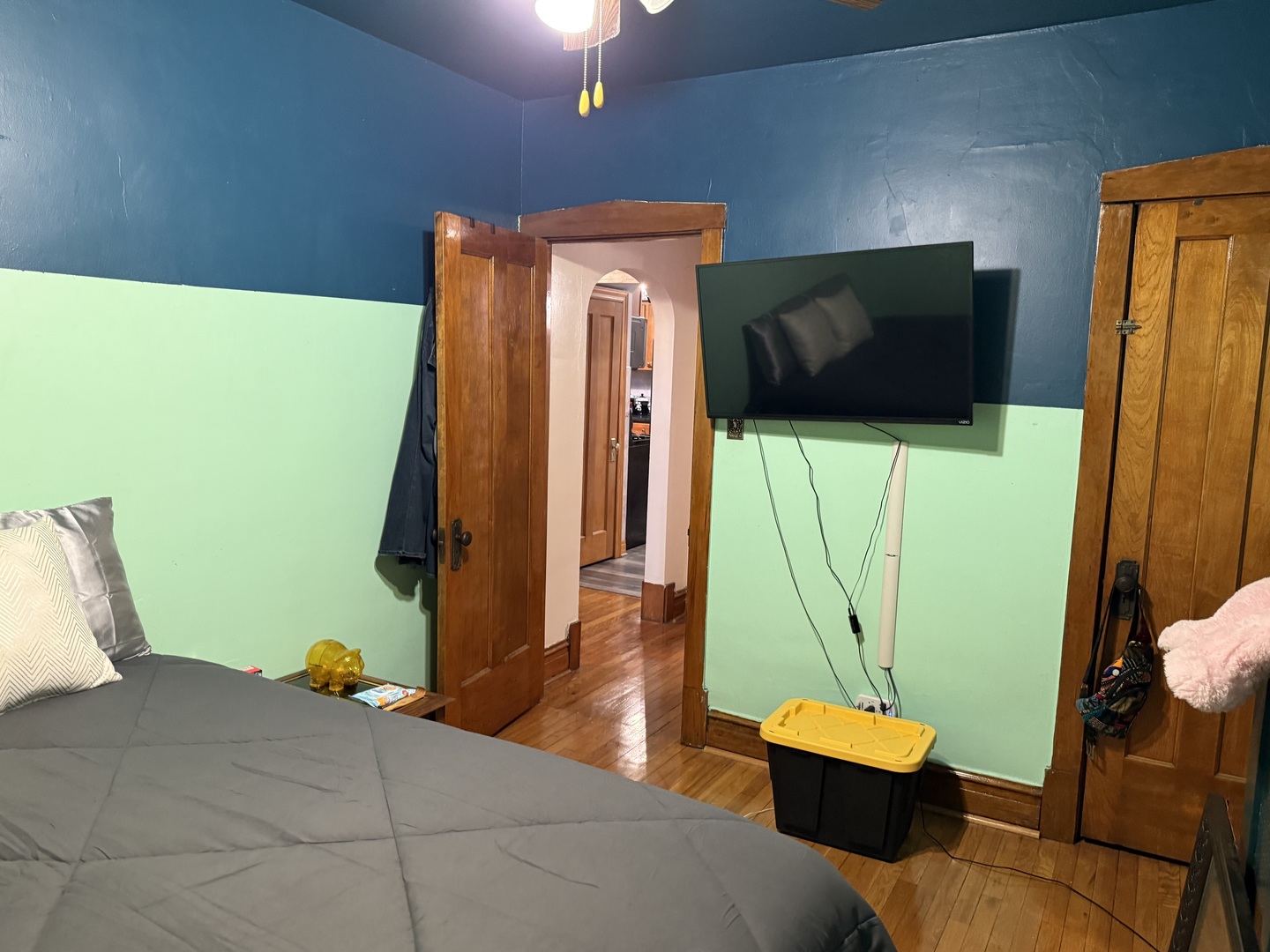 6226 S Francisco Avenue