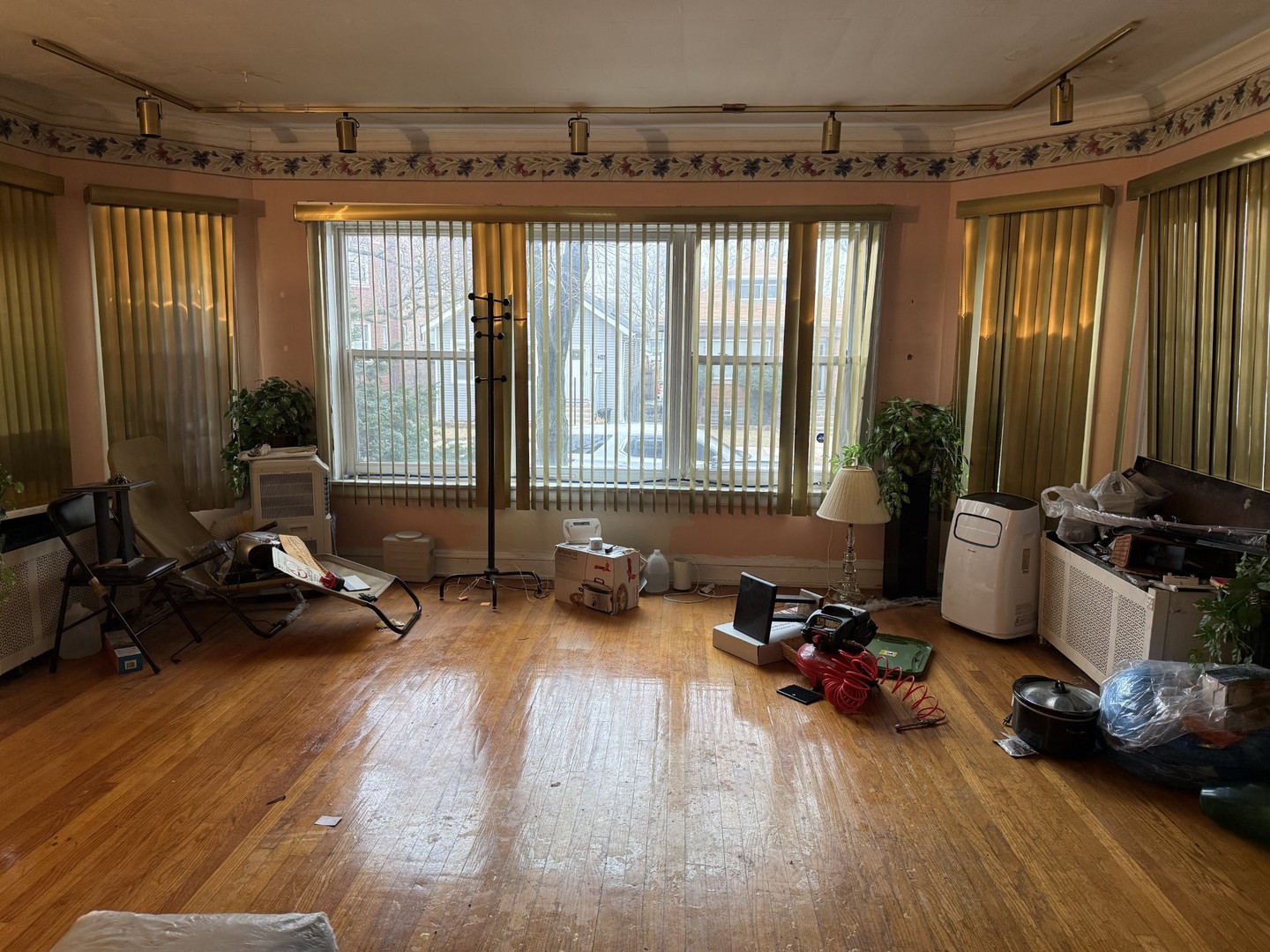 7653 S Yates Boulevard