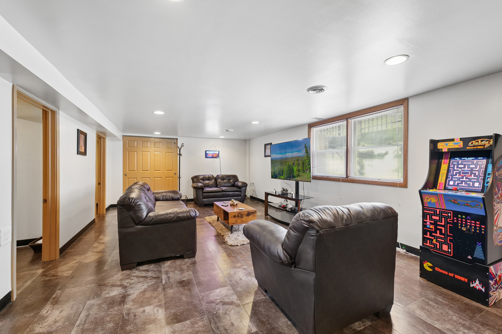 4437 W 100th Street