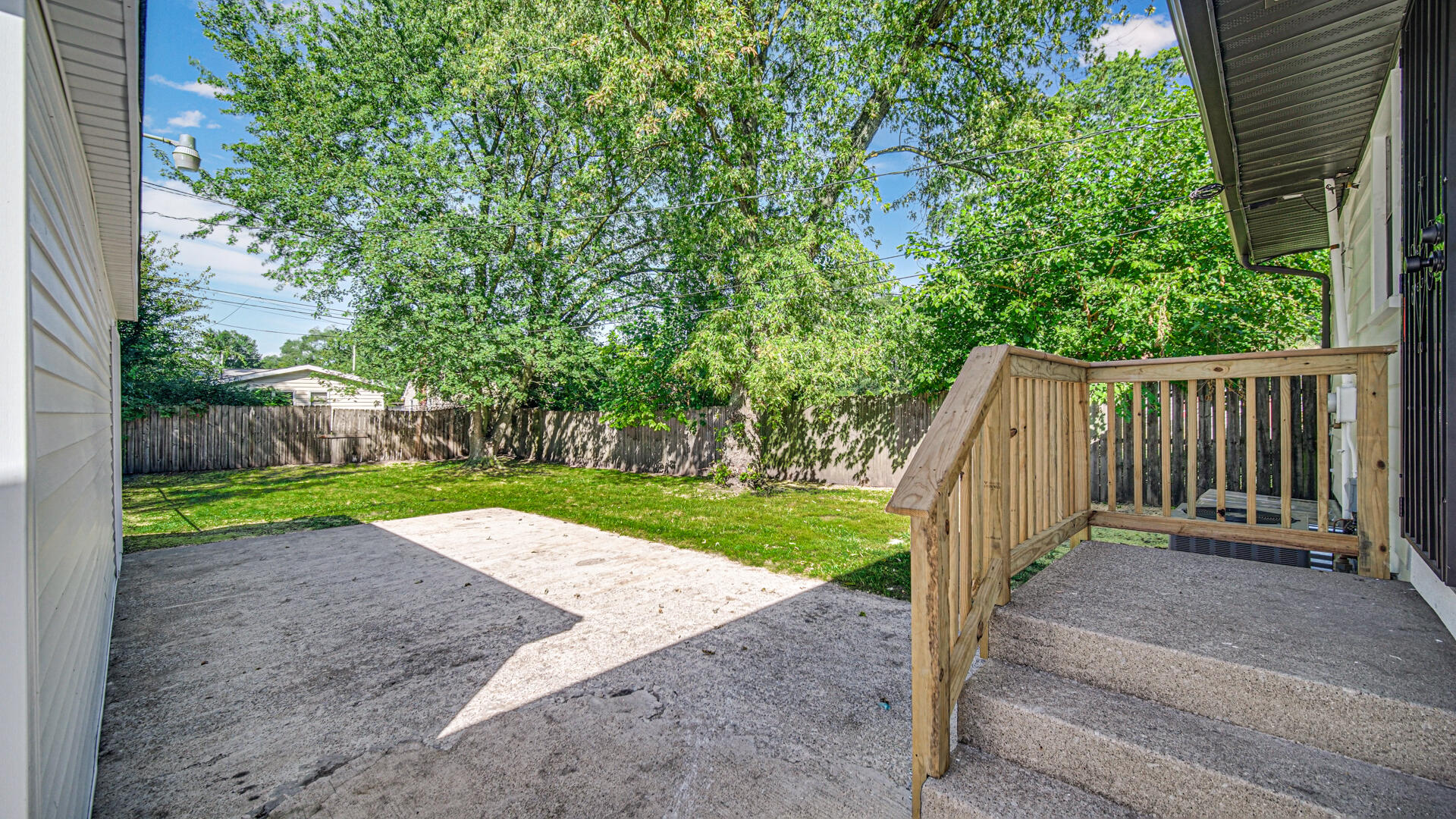 4440 E 13th Place