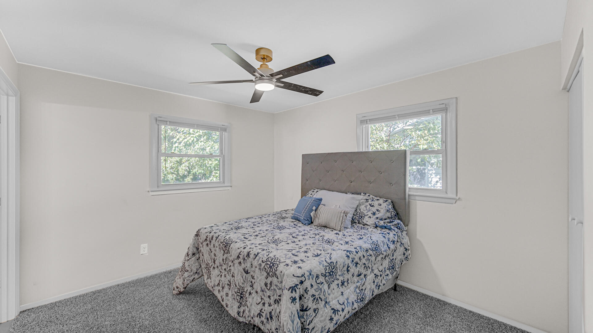 4440 E 13th Place
