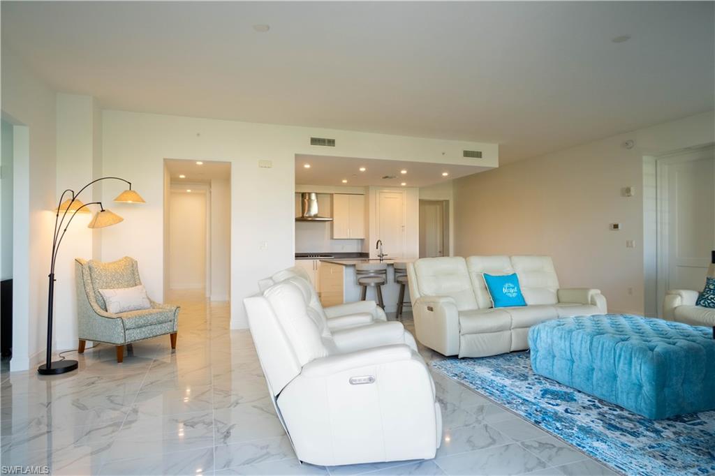 1125 Central AVE 279