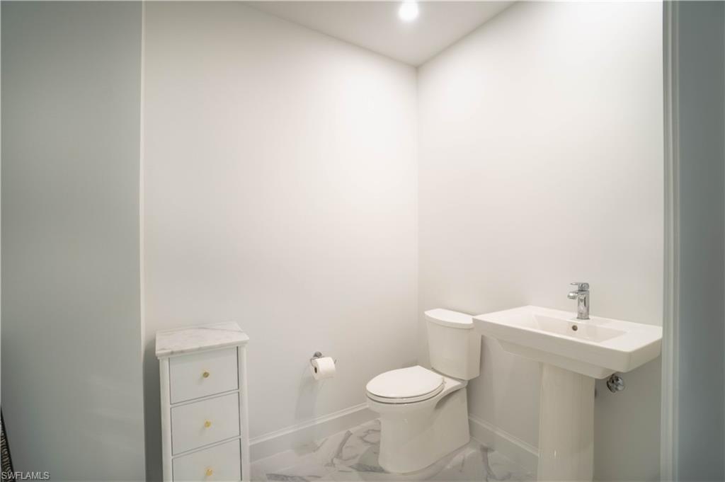 1125 Central AVE 279