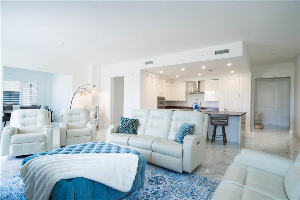 1125 Central AVE 279