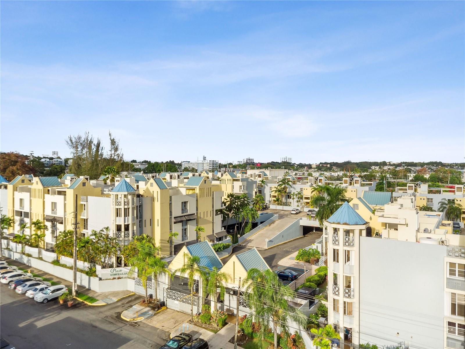 Condominio Plaza Esmerald 124 AVE ESMERALDA #124