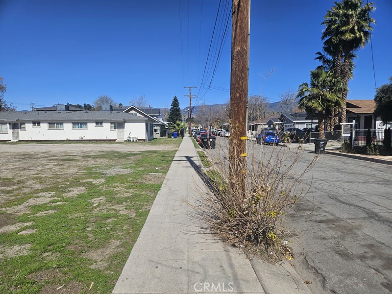1038 Pershing