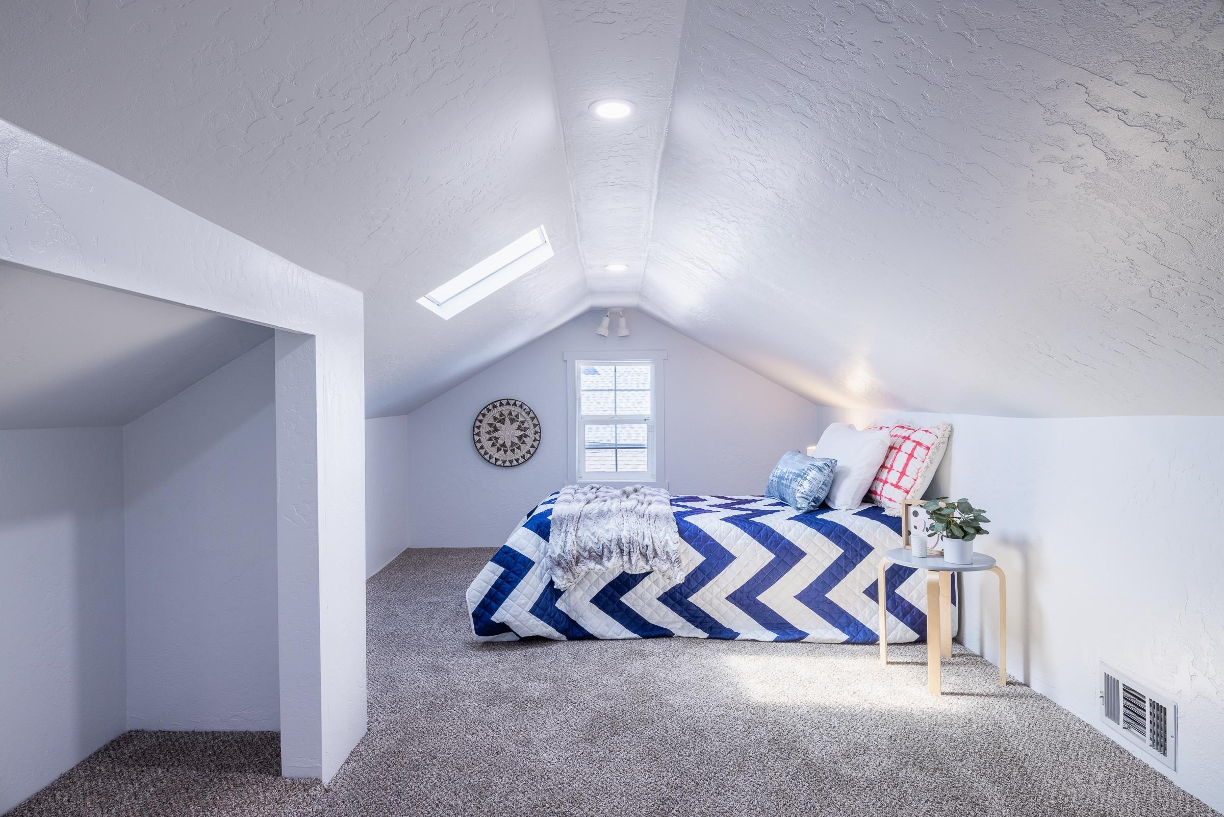 2127 E South Crescent Ave