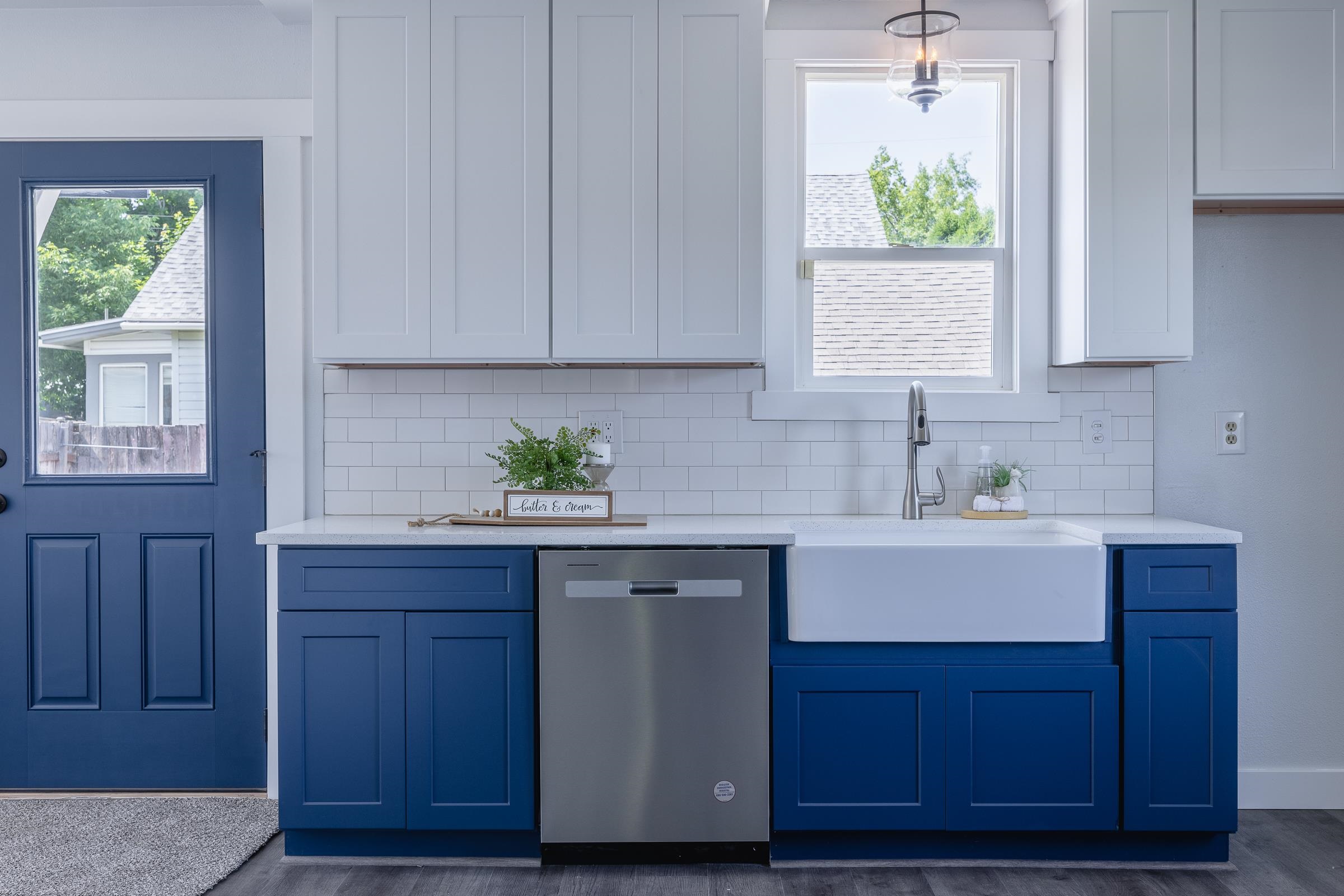 2127 E South Crescent Ave