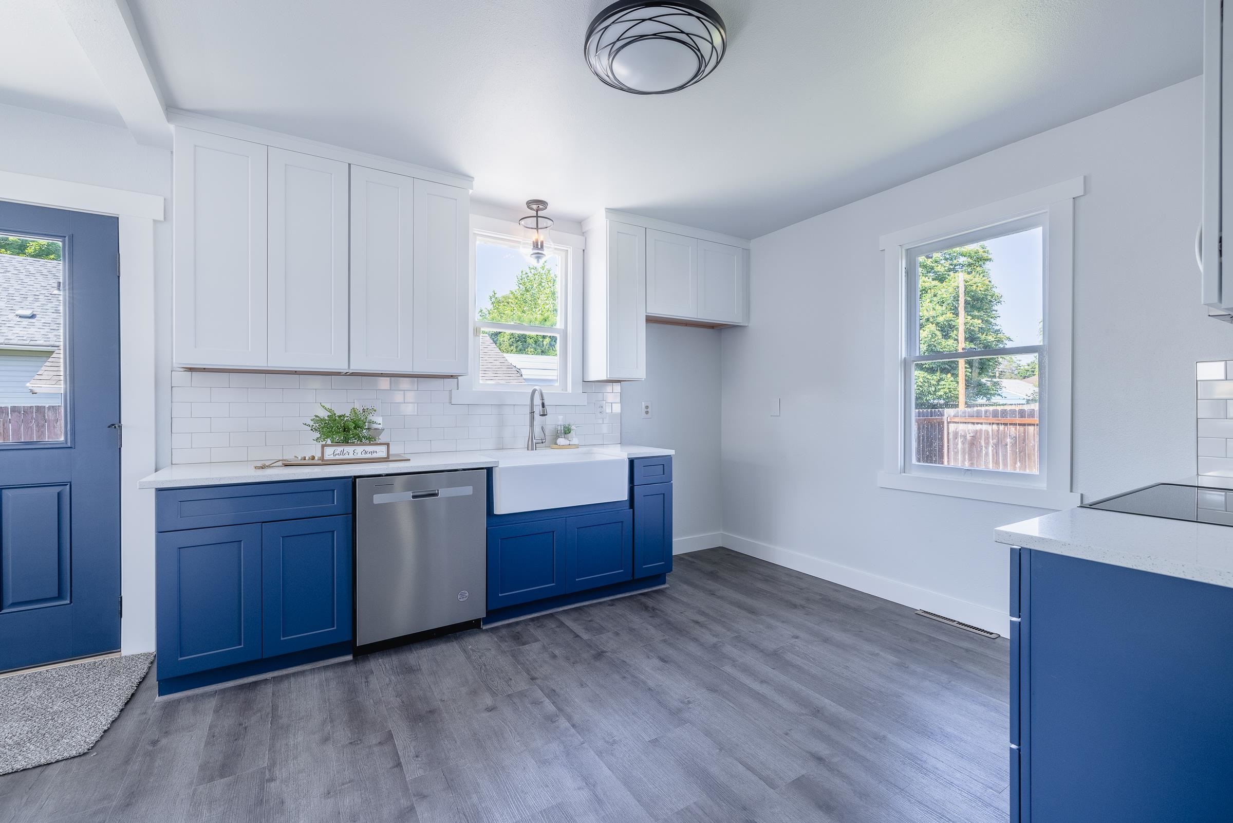 2127 E South Crescent Ave