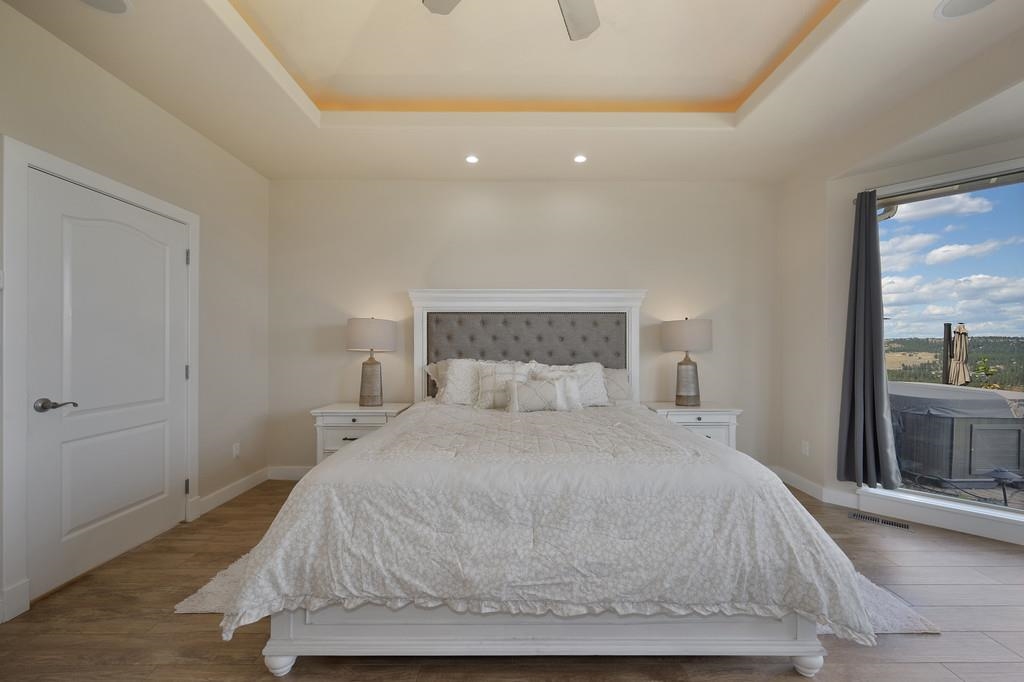 4908 N Indian Bluff Ln