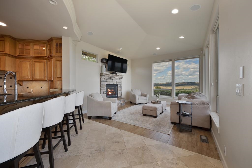 4908 N Indian Bluff Ln