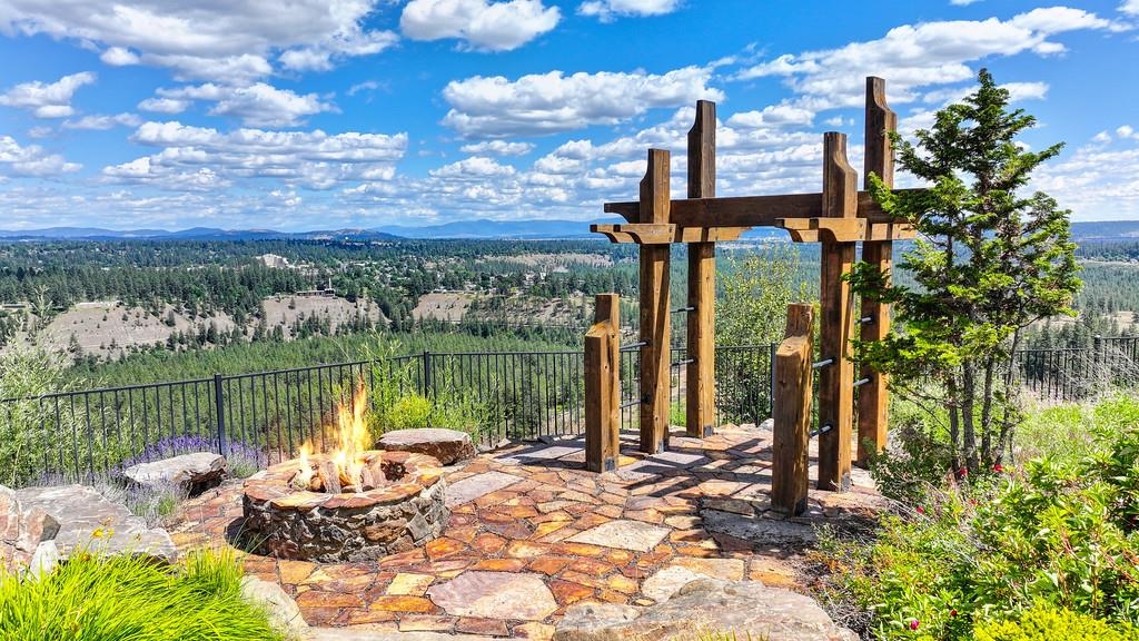 4908 N Indian Bluff Ln