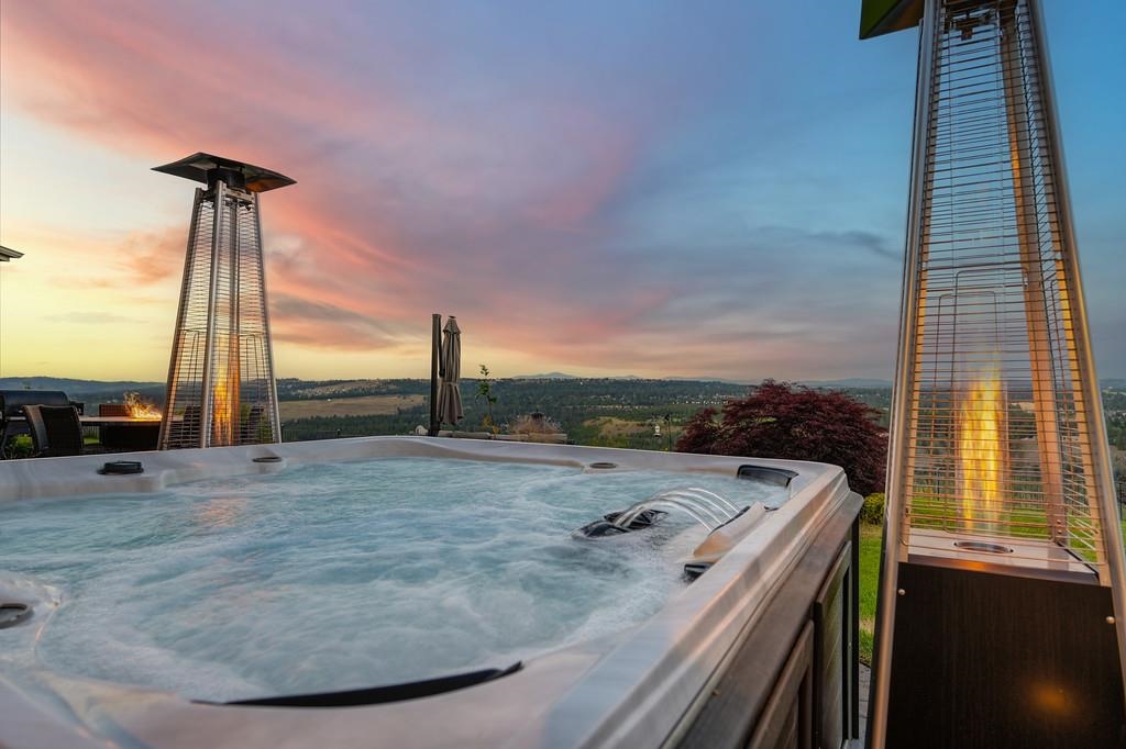 4908 N Indian Bluff Ln