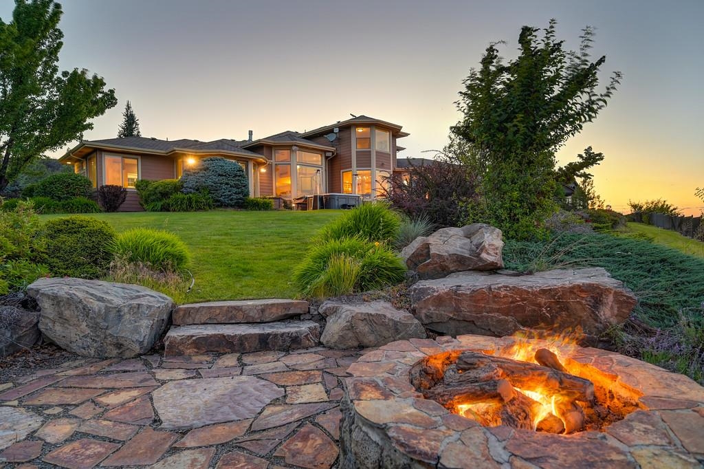 4908 N Indian Bluff Ln