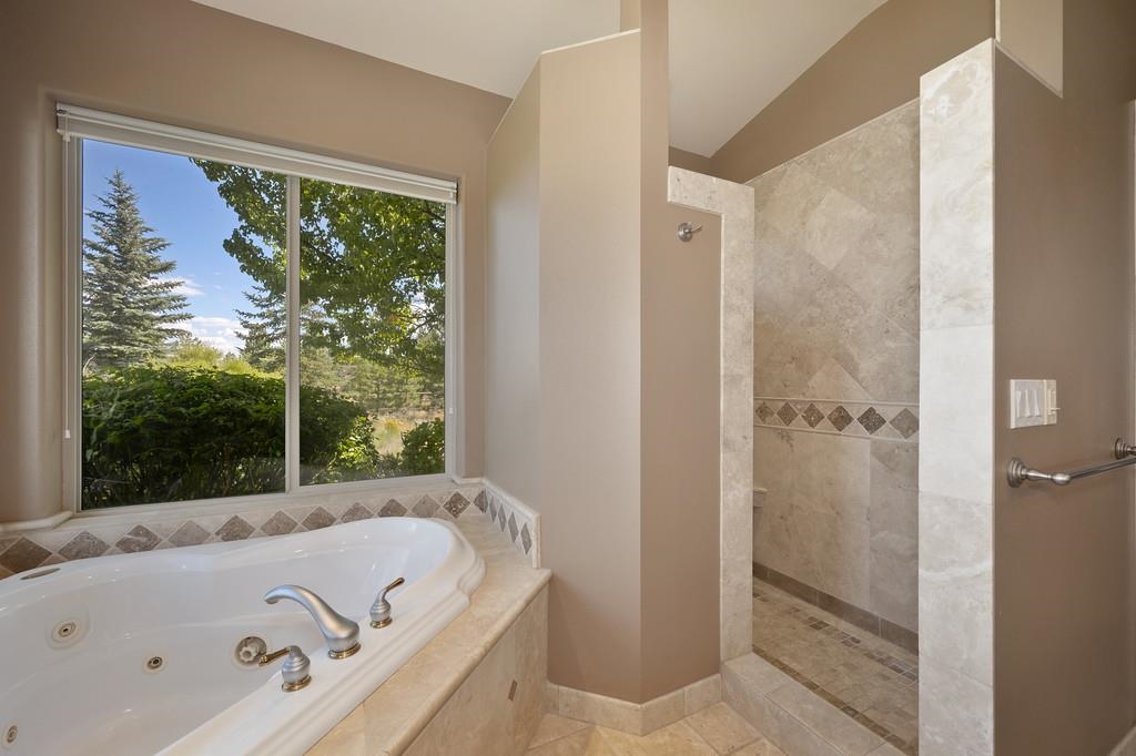 4908 N Indian Bluff Ln