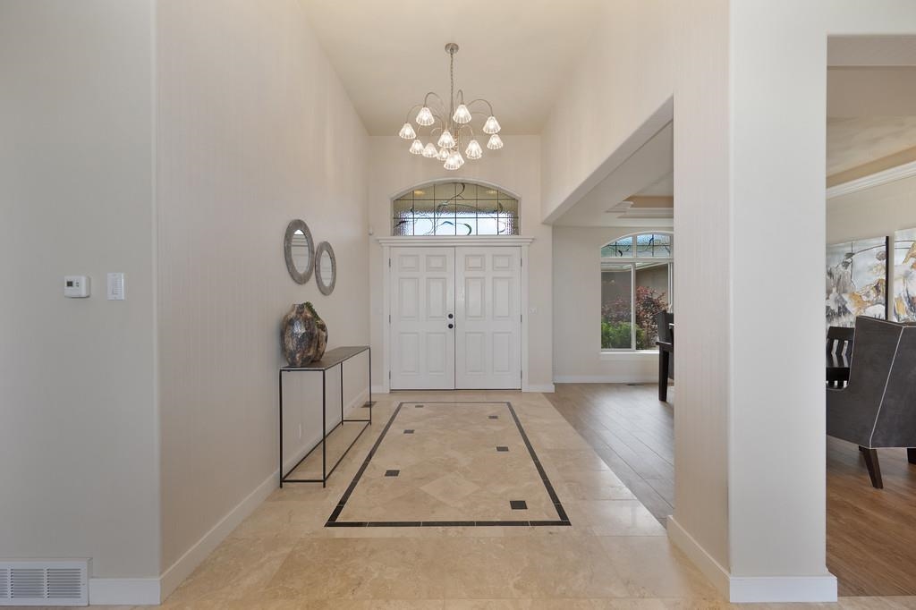 4908 N Indian Bluff Ln